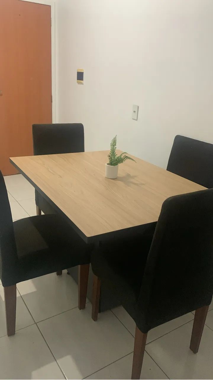 MESA DE JANTAR 4 LUGARES