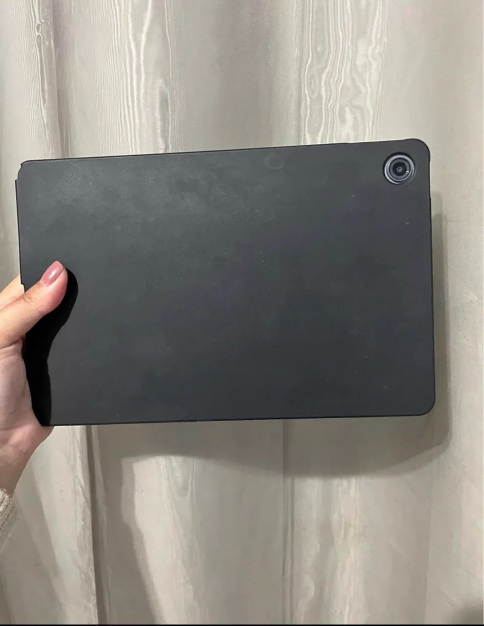 ? Tablet Lenovo Tab 4G 64GB + teclado + acessórios