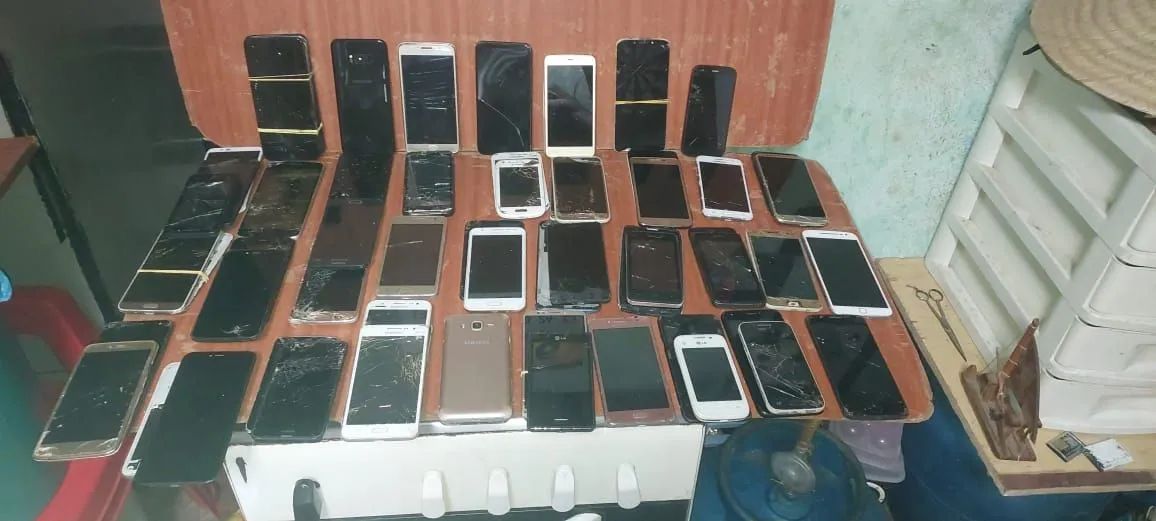 Sucatas de celulares - Foto 4