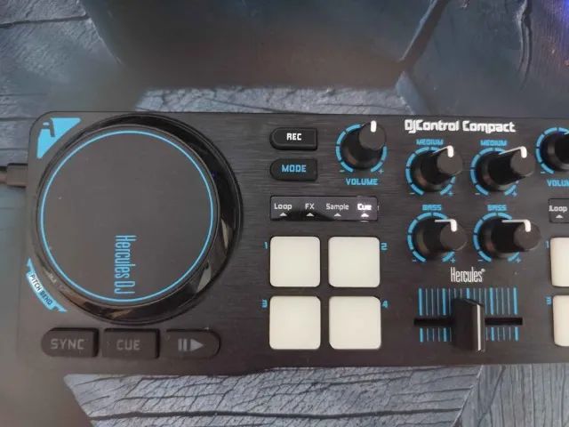 Controladora DJ Hercules Compacta - DJ Compact - Foto 3