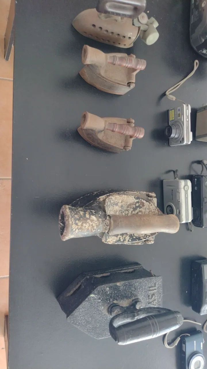 Ferro antigo de passar roupa  - Foto 2