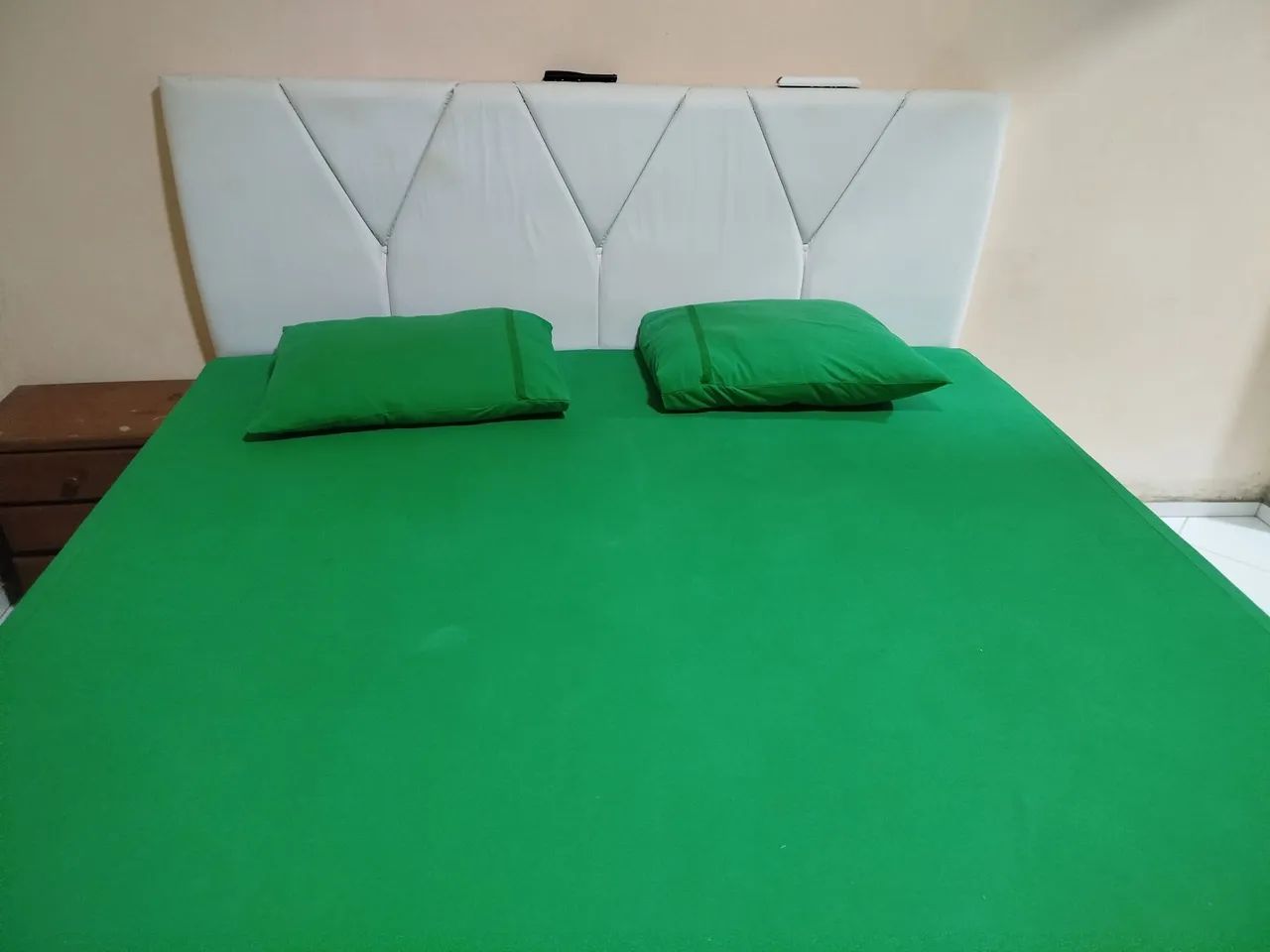 Cama king size com colchão Ortobom e cabeceira  - Foto 2