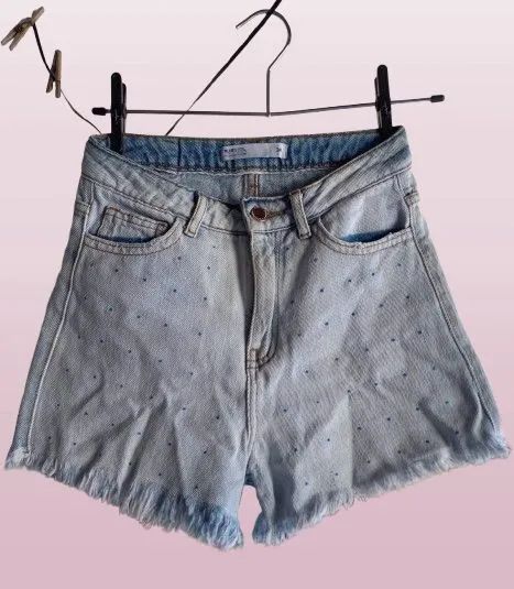 Lindo short jeans, desfiado, bluesteel