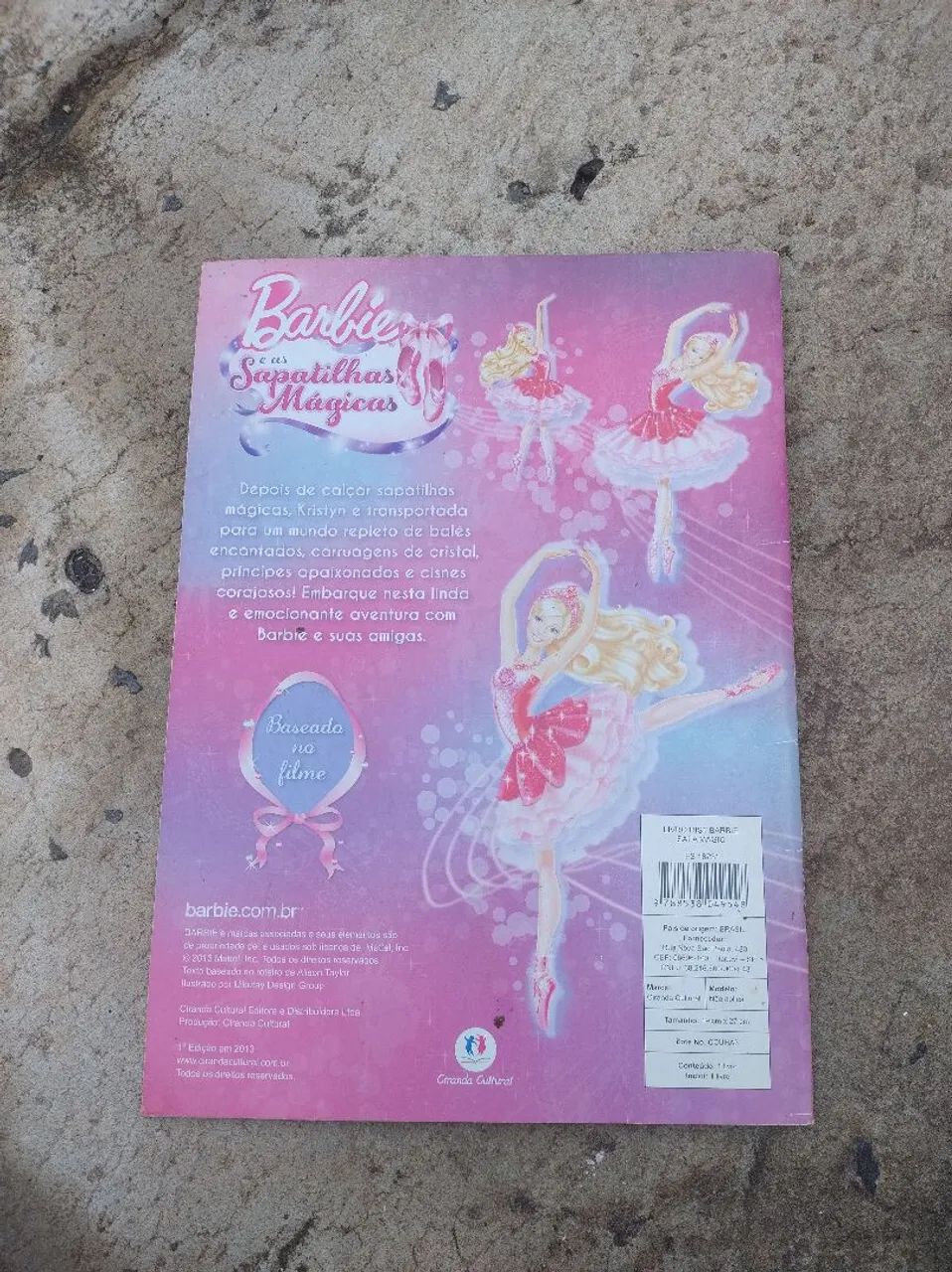Livro Barbie e as sapatilhas mágicas  - Foto 2