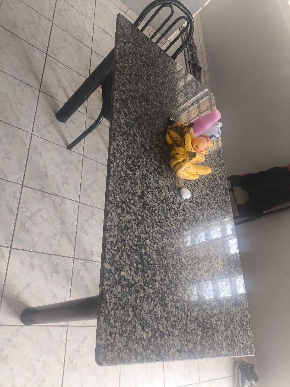 Mesa de Mármore com 6 cadeiras - Foto 2