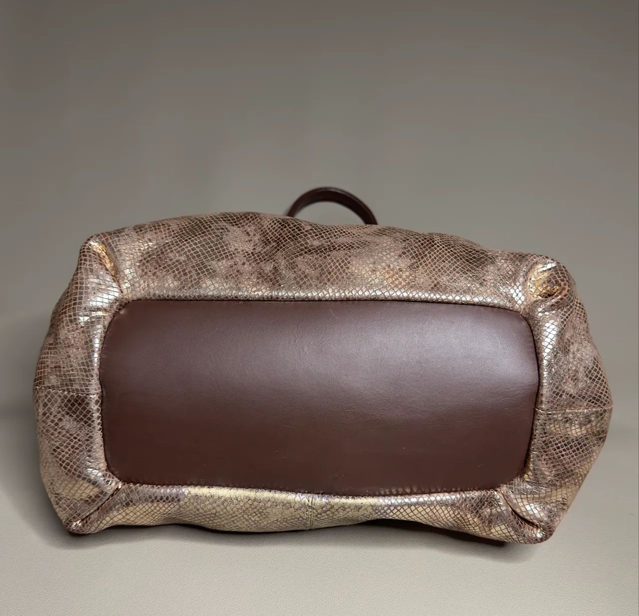 bolsa luz da lua couro legítimo dourada - Foto 3