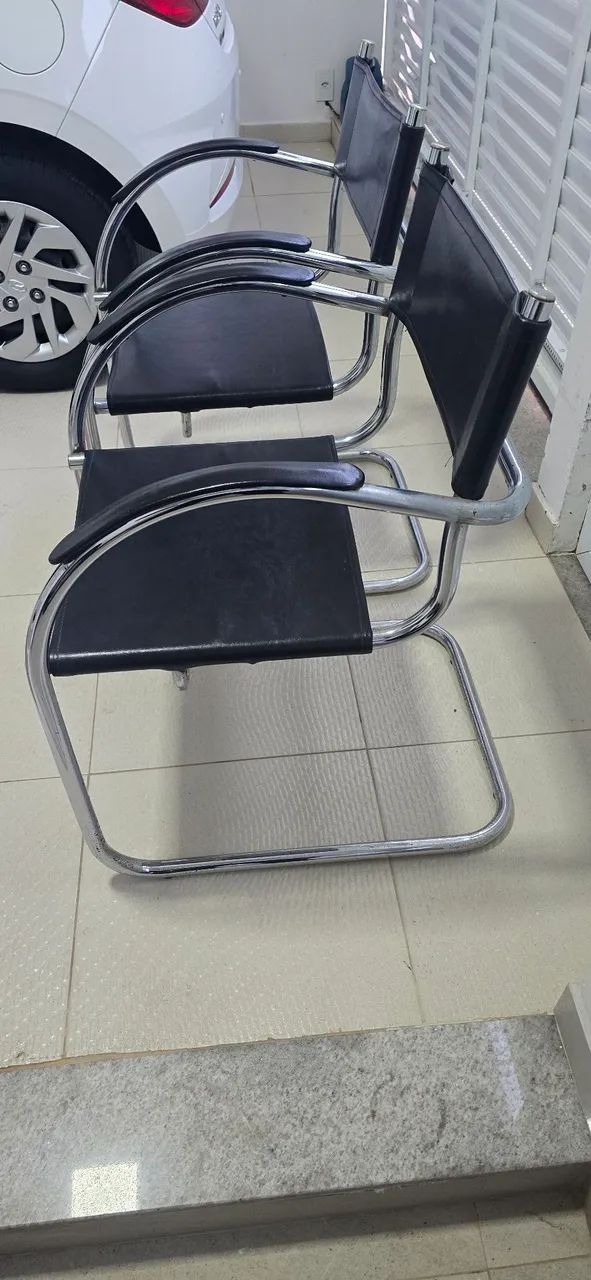 Vende-se duas Cadeiras. - Foto 2