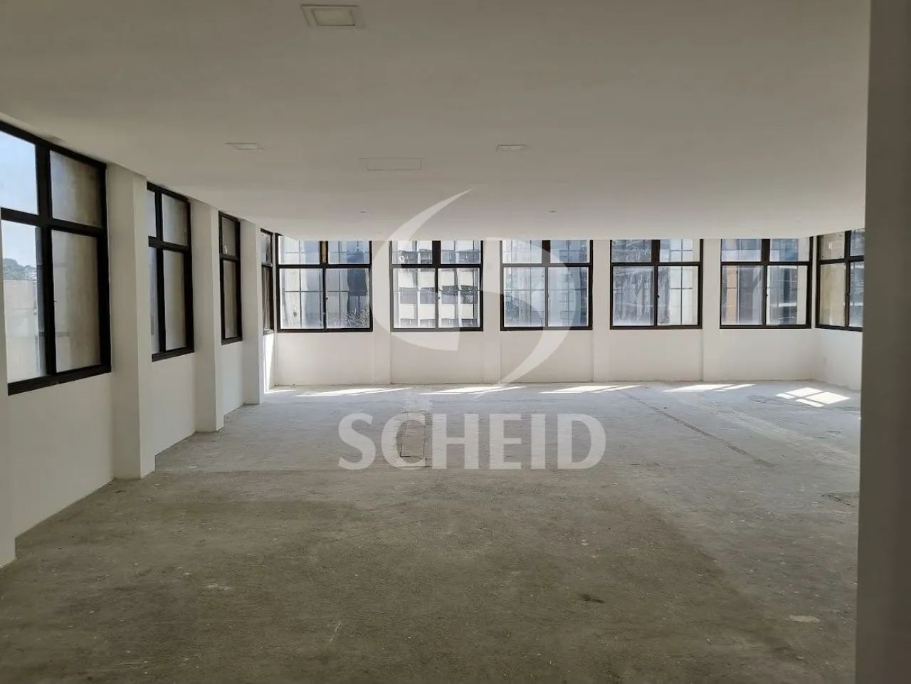 Conjunto comercial para locação na Vila Olímpia com 230m², 3 banheiros, 5 vagas, ar-condic