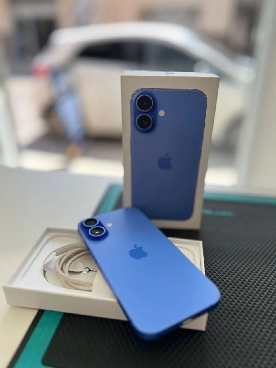 iPhone 16 