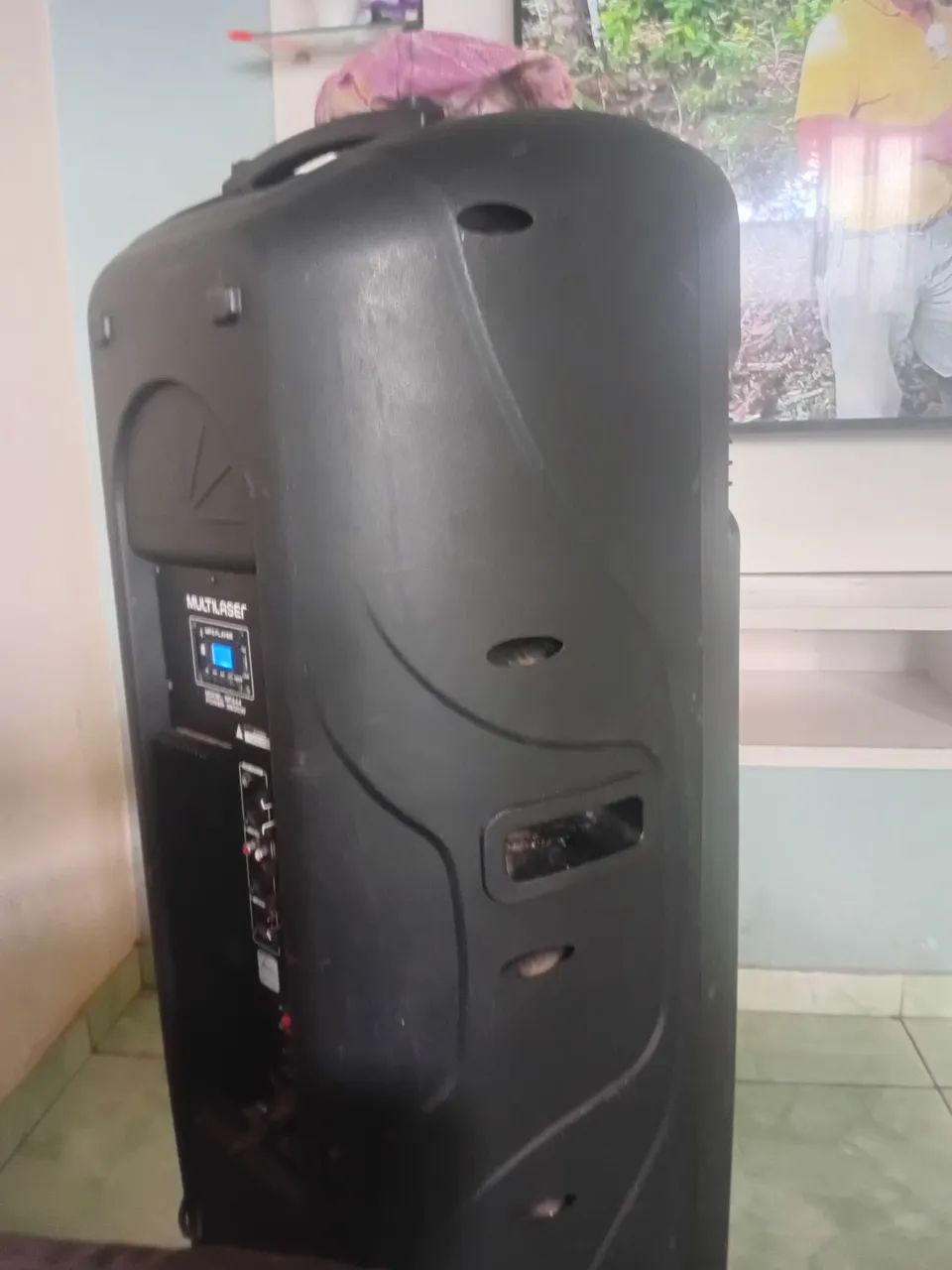 Vendo caixa de som multilaser potente 