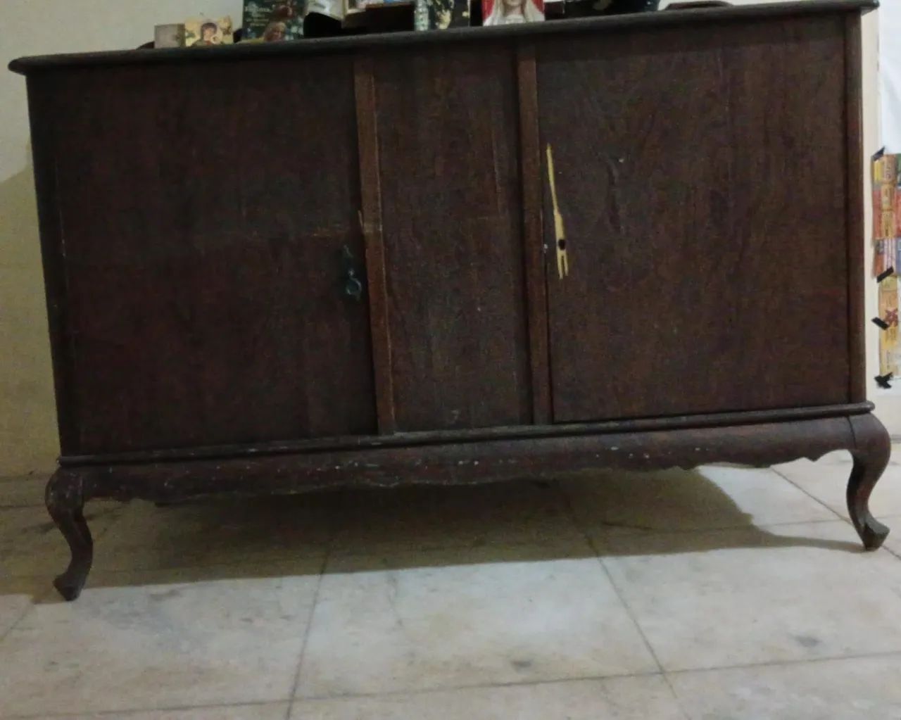 Buffet médio, modelo colonial