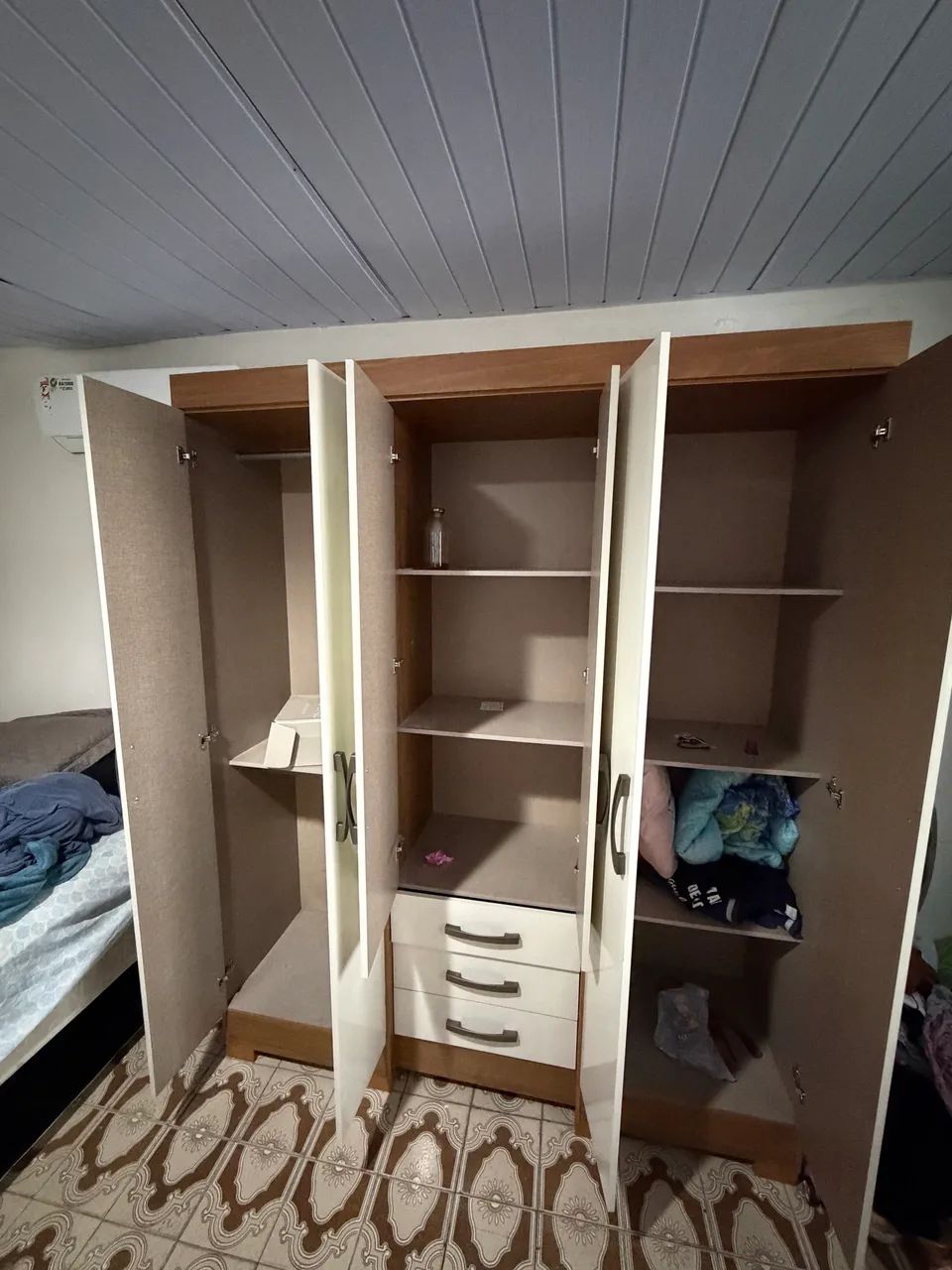 Guarda-roupa 6 Portas com Espelho - Ótimo Estado - Foto 3