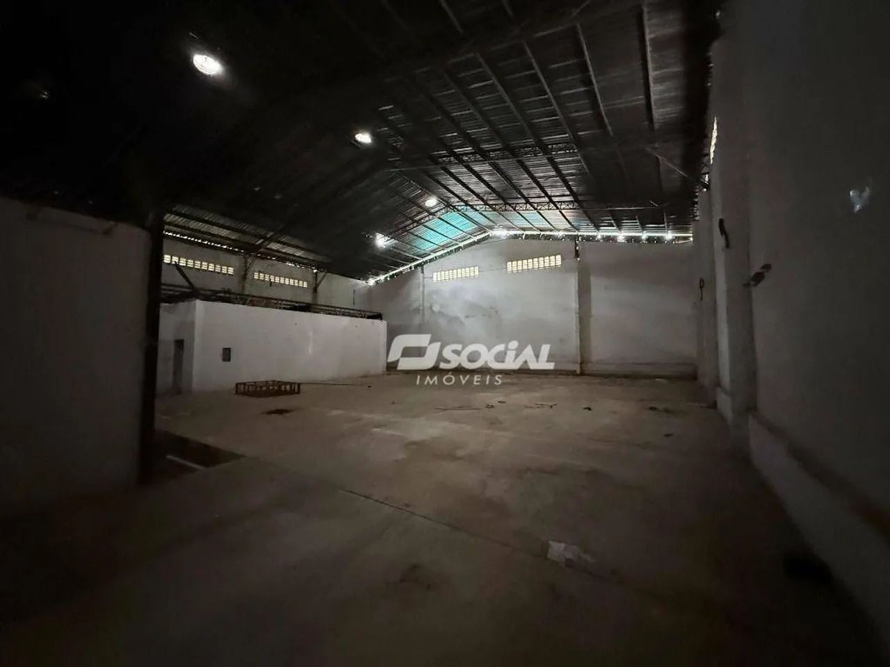 Oportunidade Imperdível: Galpão Comercial com 1.500 m² - Foto 5