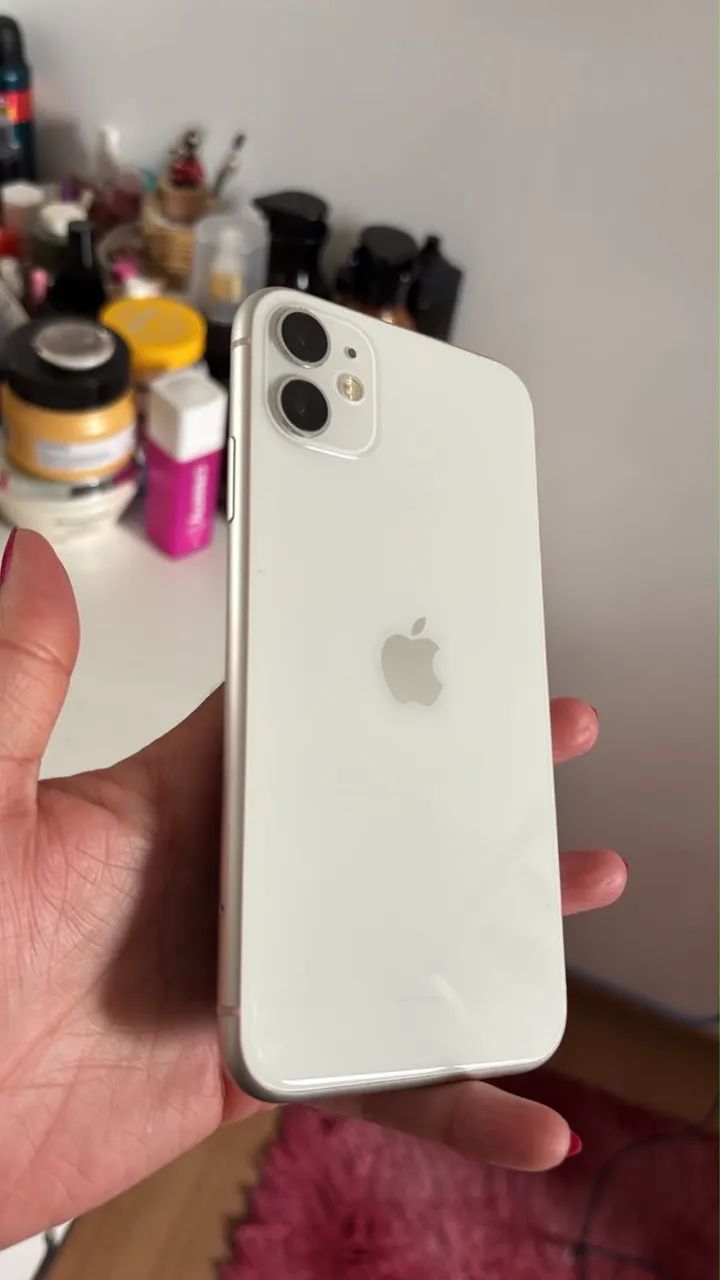 IPHONE 11 128GB - Perfeito Estado - Original + 5 Capinhas + Carregador - Foto 4