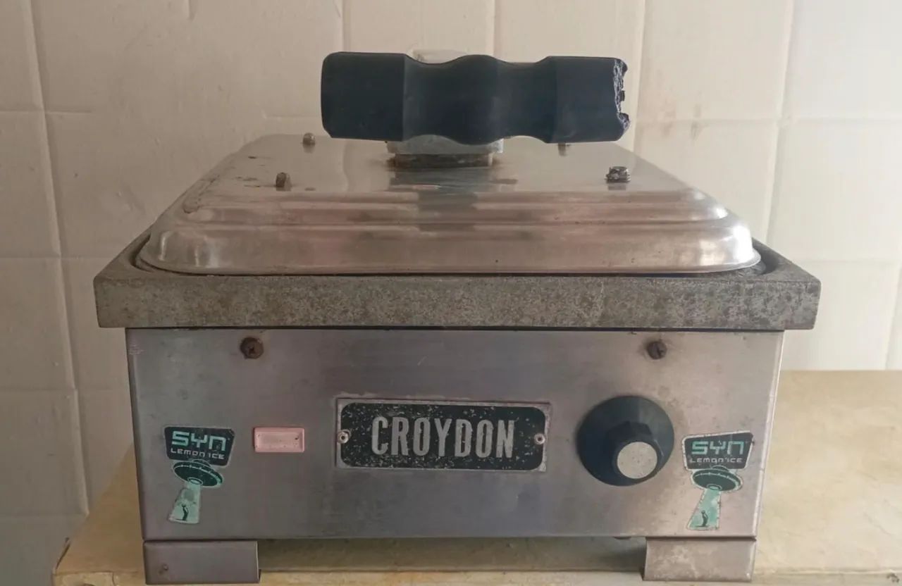 Chapa prensa croydon 35 x 35 cm 110 V