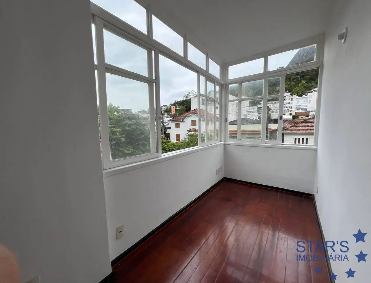 Excelente apartamento na melhor parte da Urca - 2 Quartos - 66m² - Varanda