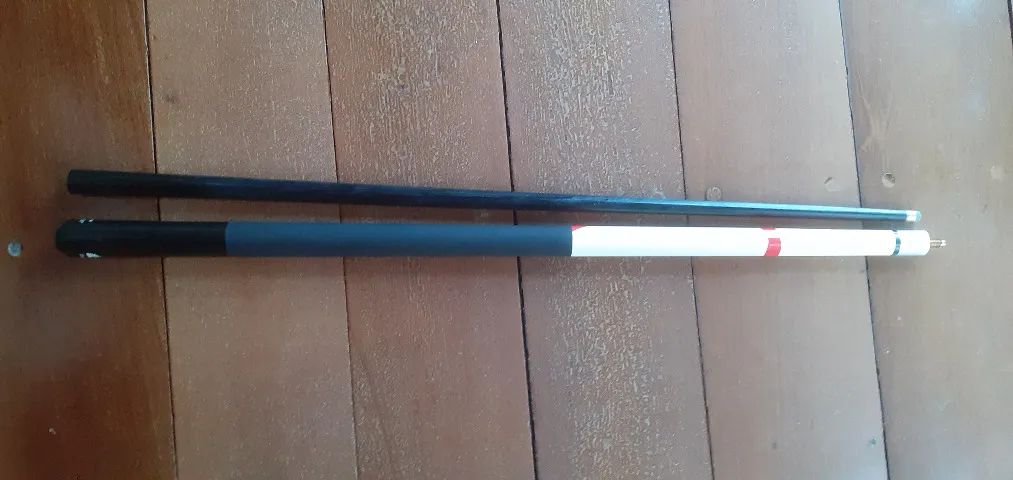 Taco de sinuca (bilhar), importado, 1,45 m comp, ponta de couro, união de metal, perfeito