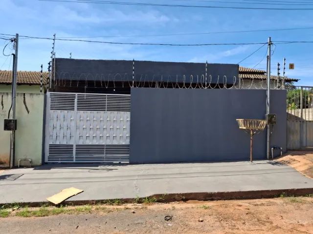 Alugo casa de 3 quartos no Jd Paula 2