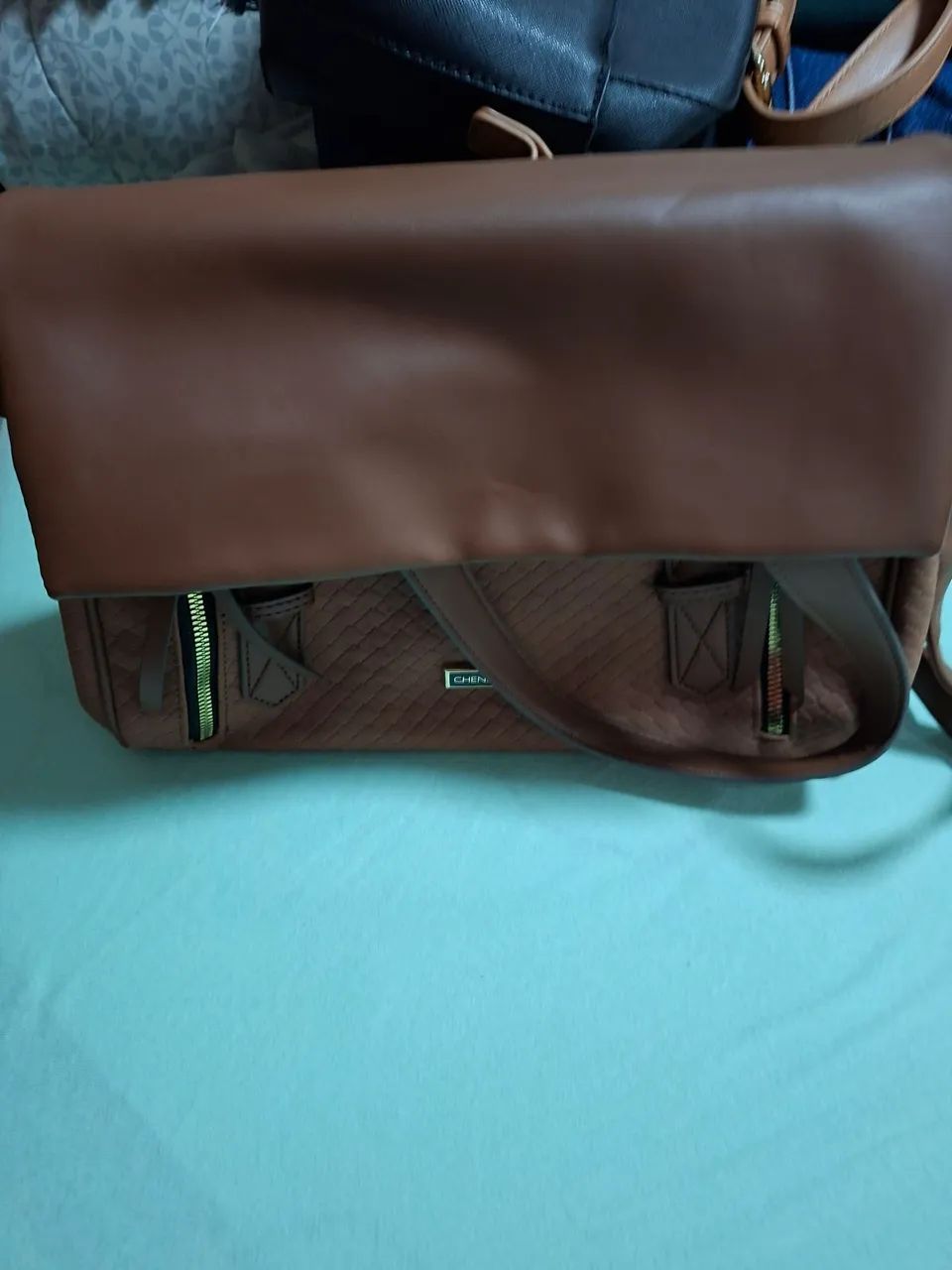 Vendo bolsa  feminina 