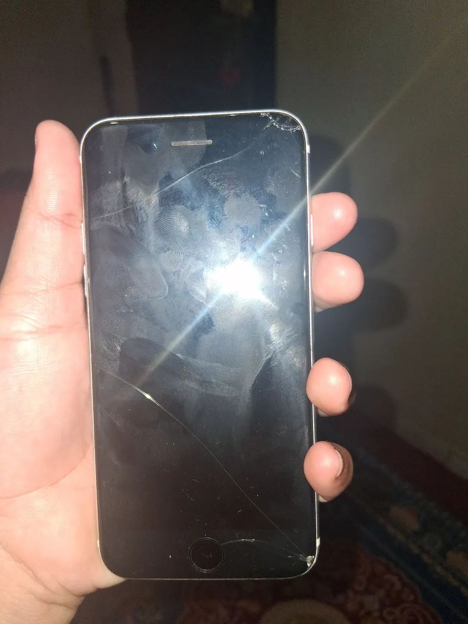 VENDO IPHONE SE FUNCIONANDO PERFEITAMENTE.