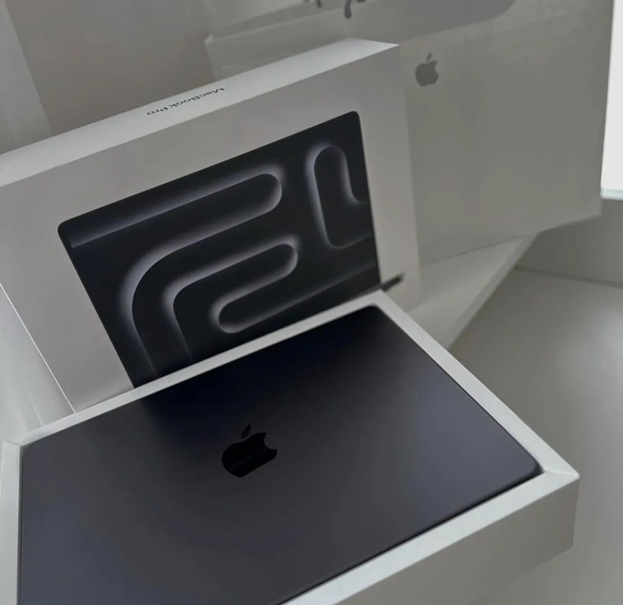 MacBook Pro M3 Pro 36GB