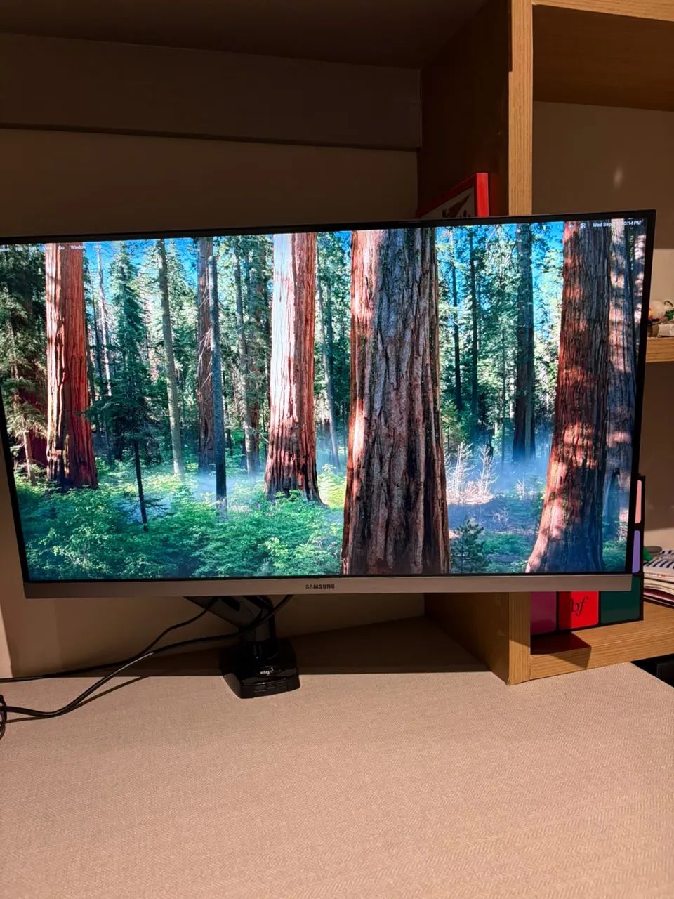 Monitor Samsung U28R550UQN - Foto 2