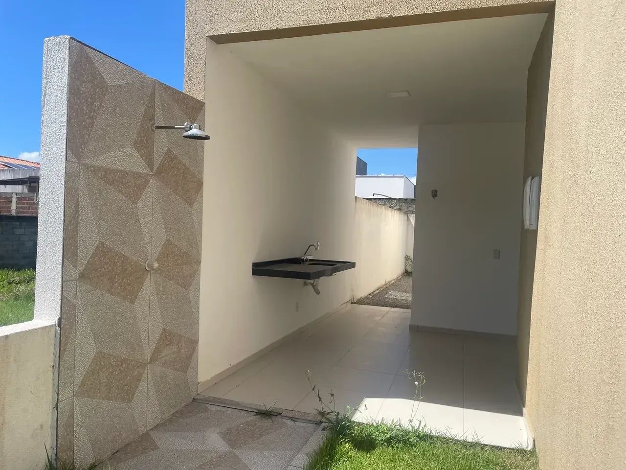 Alugo linda casa em condomínio fechado - Foto 2
