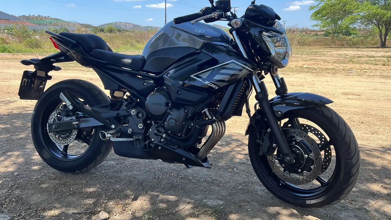Yamaha XJ6 N 2017 - Foto 2
