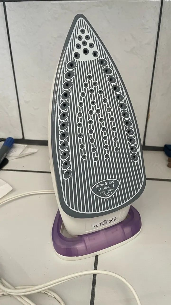 Ferro de passar black Decker a vapor  - Foto 3
