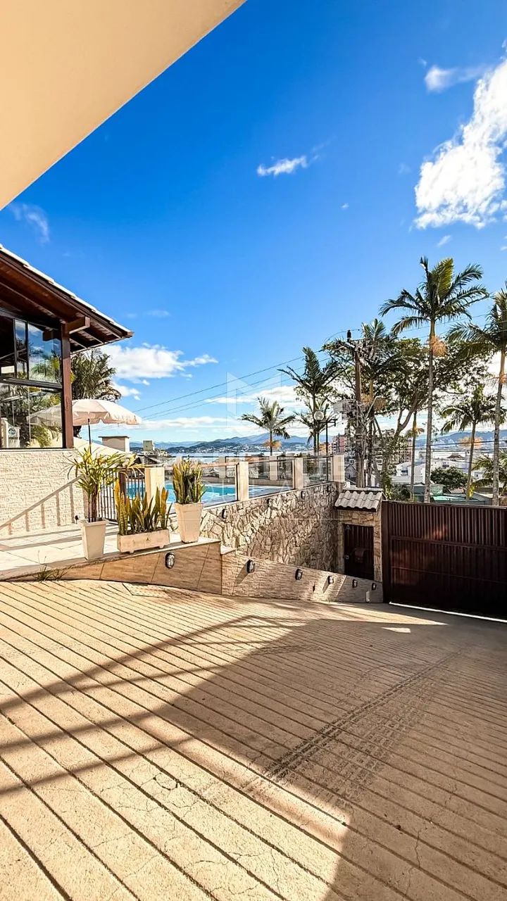 Casa com 5 dormitórios no Abraão - Foto 2