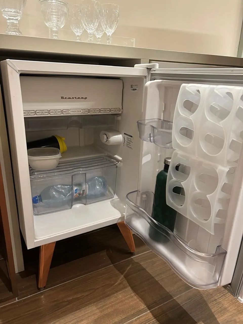 Frigobar Brastemp Retrô 220V - Branco e Cobre - Foto 2