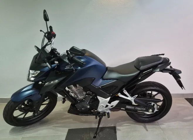 CB300F 2025 - Foto 4
