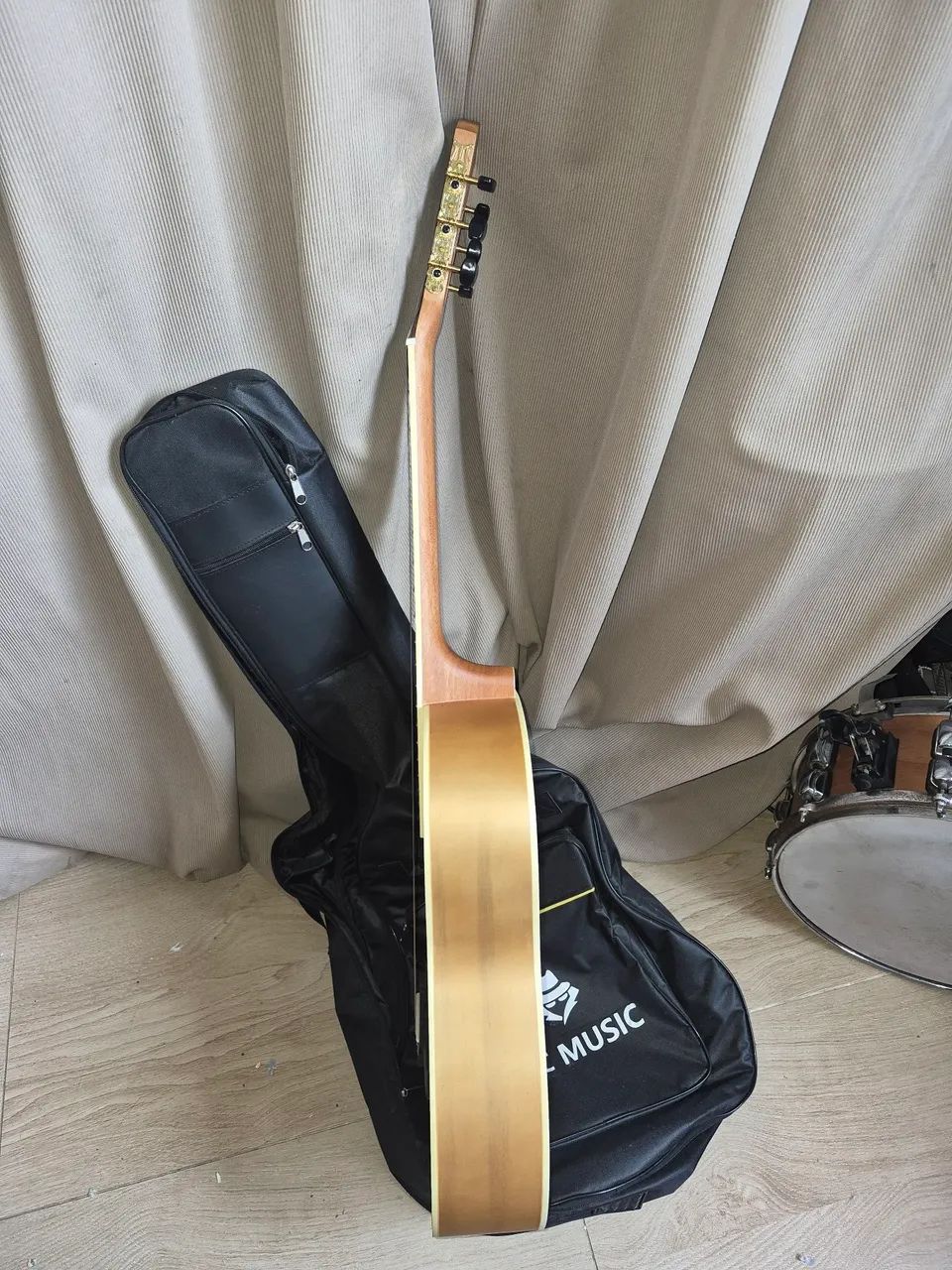 Violão nylon tagima zero com capa - Foto 3