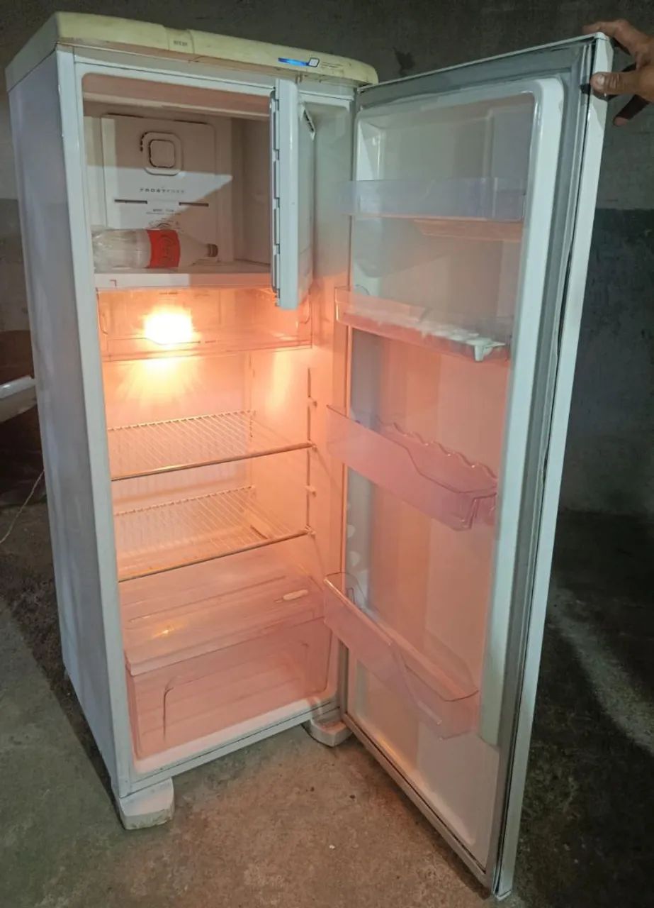 GELADEIRA ELETROLUX DISPONÍVEL  - Foto 2