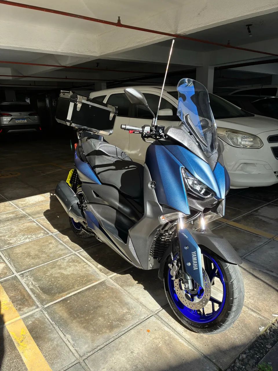 Vendo xmax muito conservada 