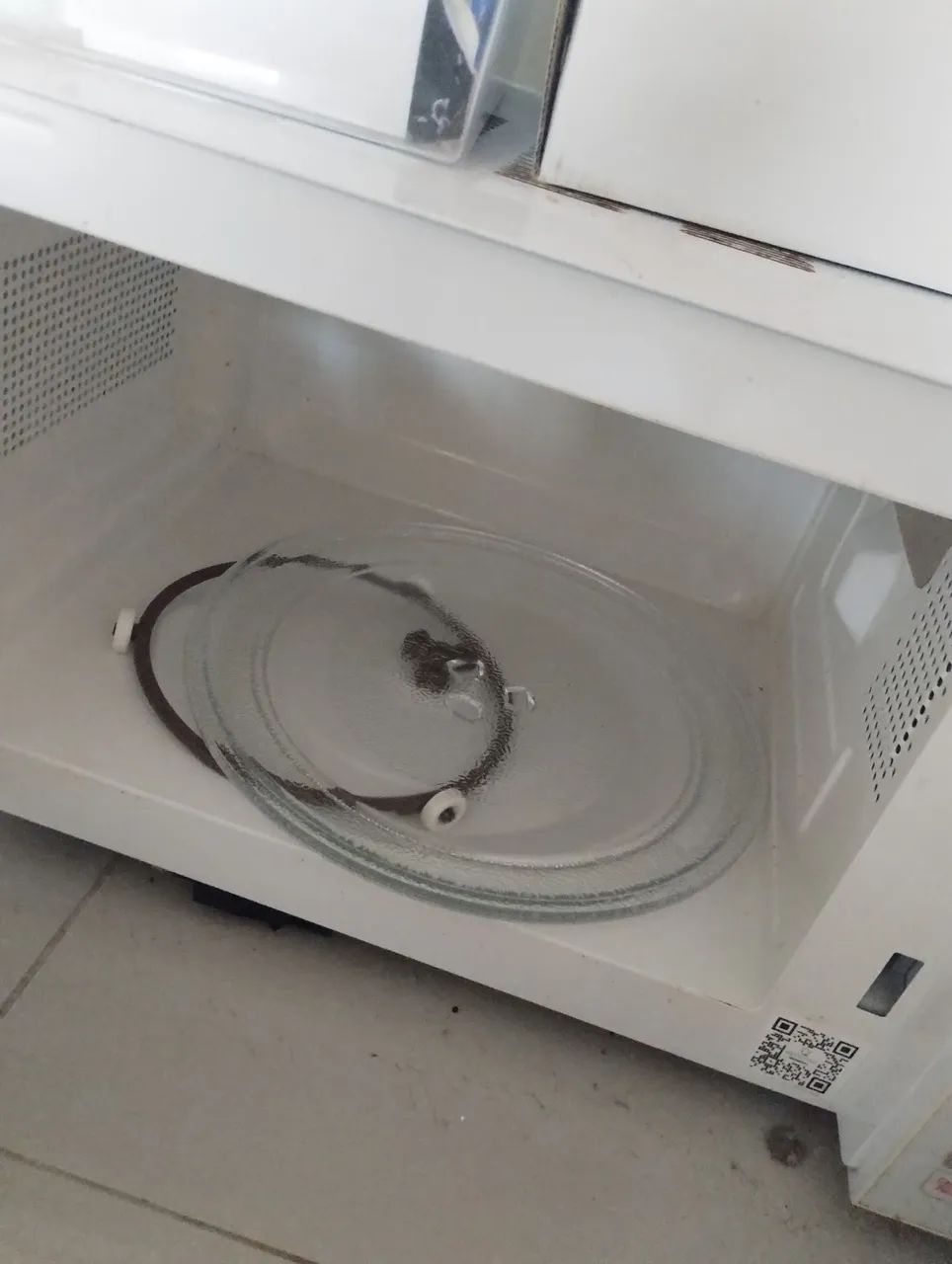 Vende-se microondas com defeito 