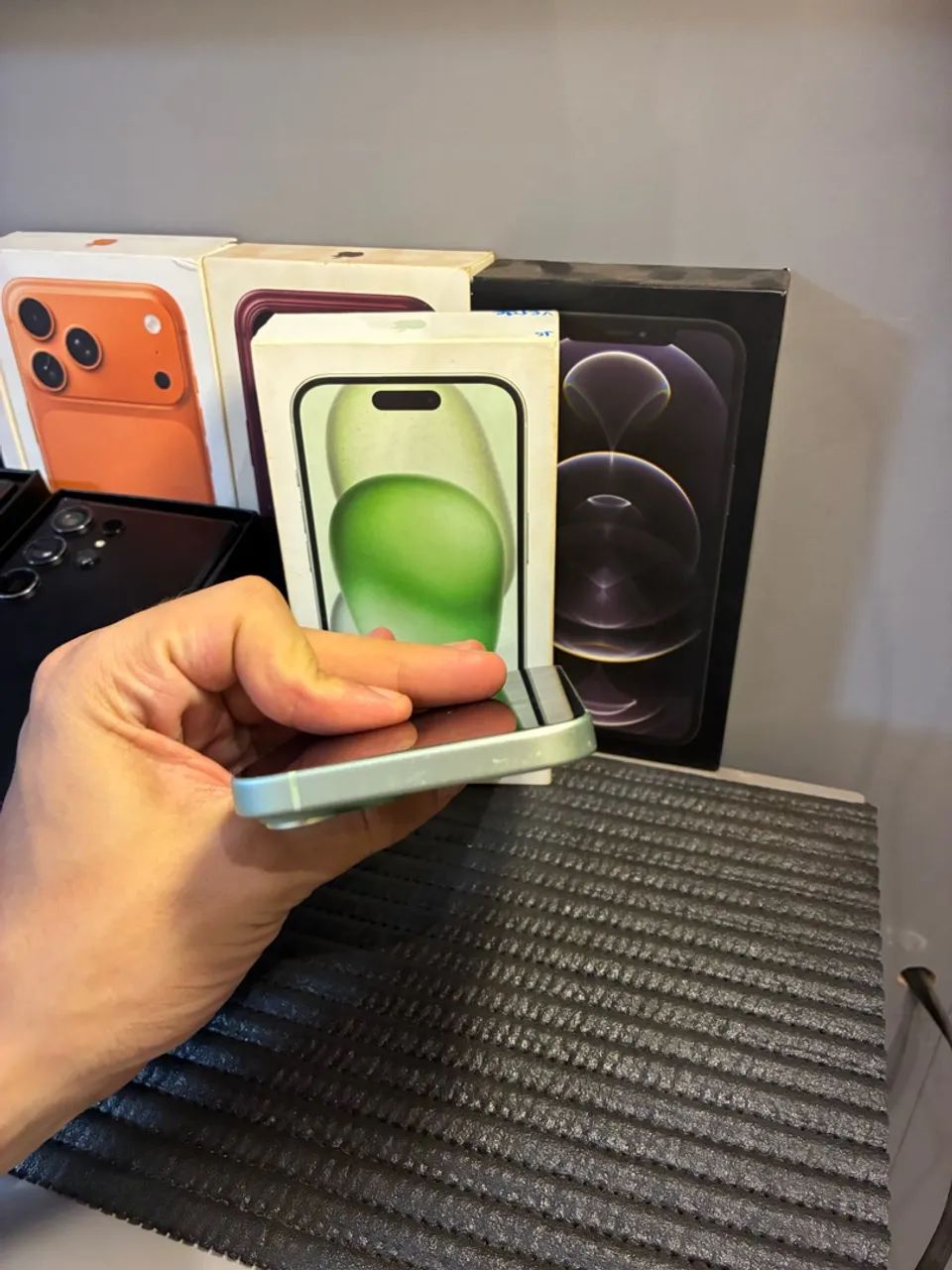 iPhone 15 - 128GB ( verde )  - Foto 5