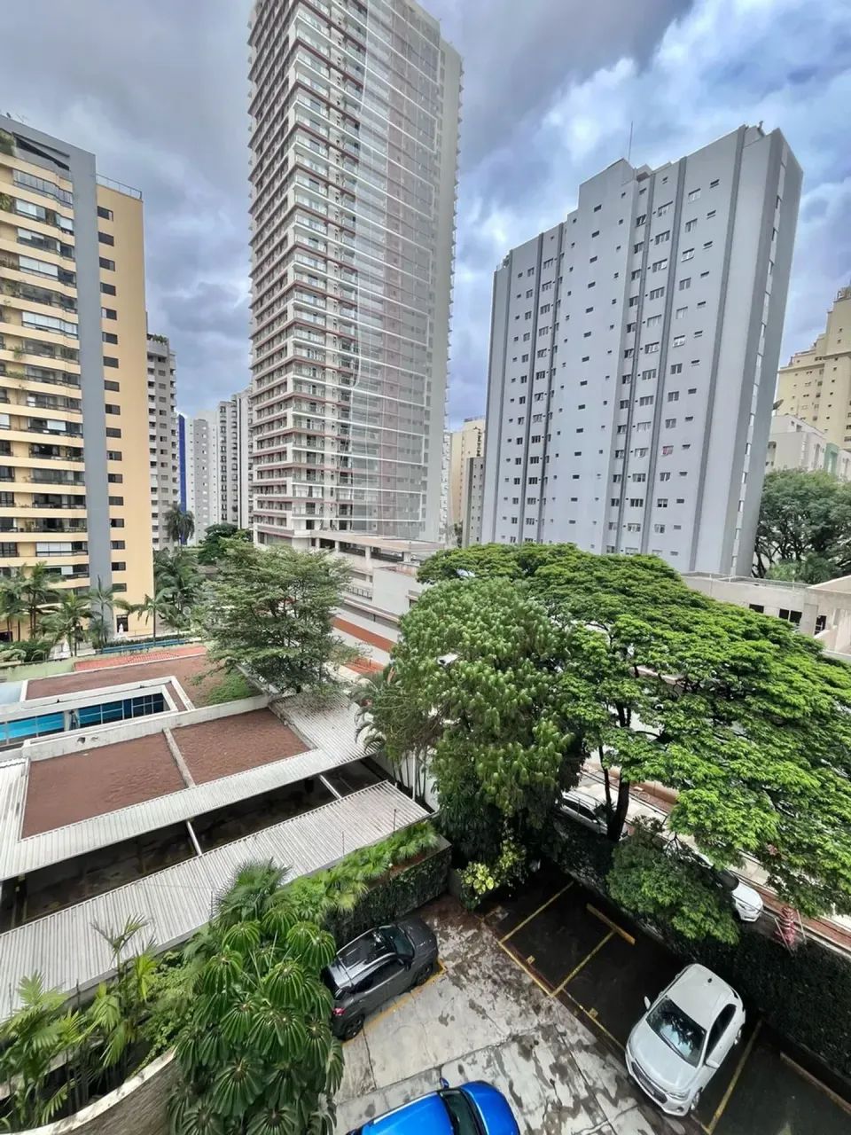 128559 próximo da Estação de Metrô Campo Belo.
