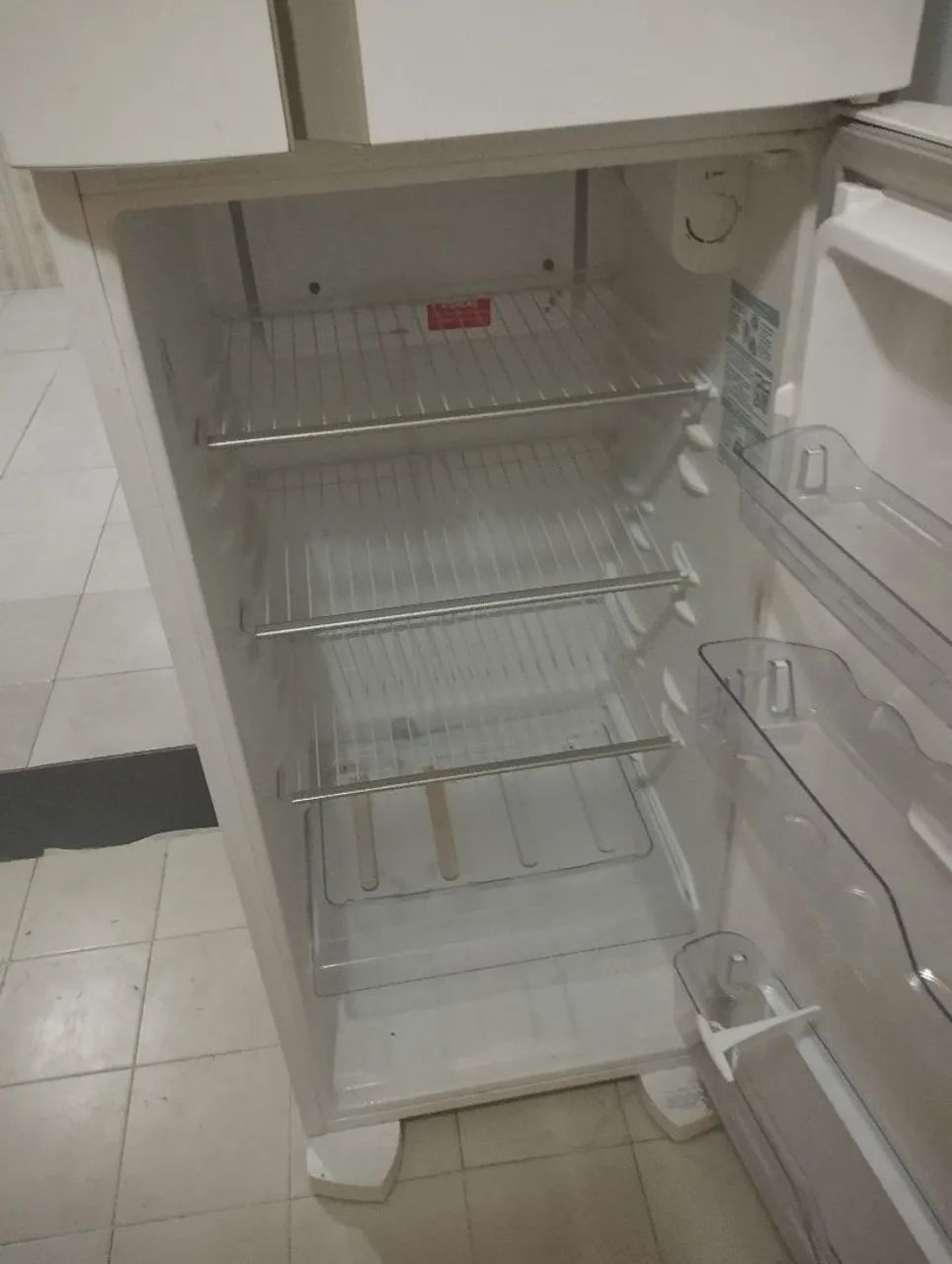 Vendo geladeira Electrolux. - Foto 4