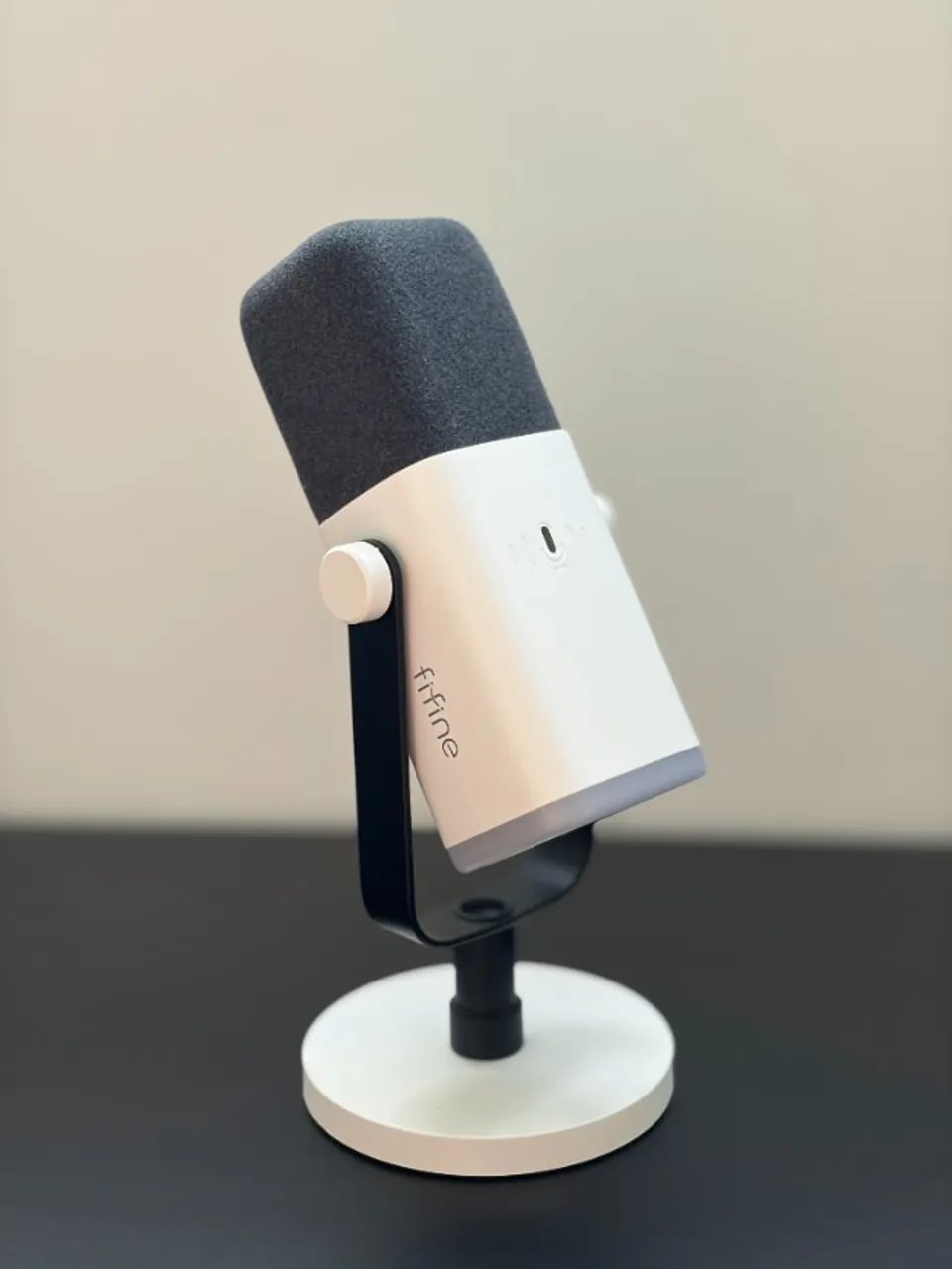 Microfone de mesa Fifine AM8