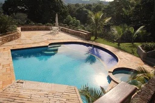 Chácara com 4 dormitórios, sendo 2 suítes com closet e a master com hidro em Arujá / SP - Foto 5