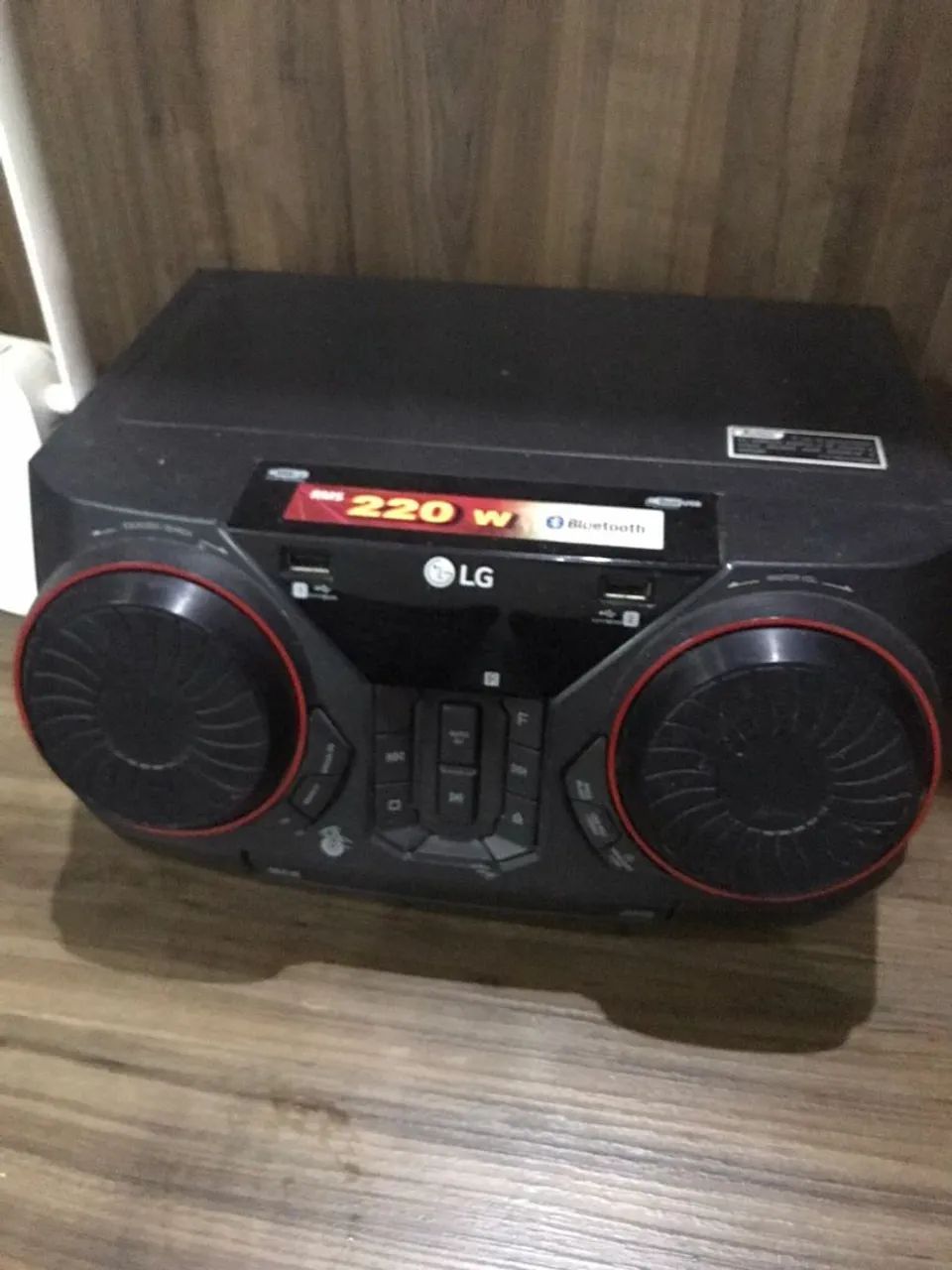 Som LG duas caixas 220w