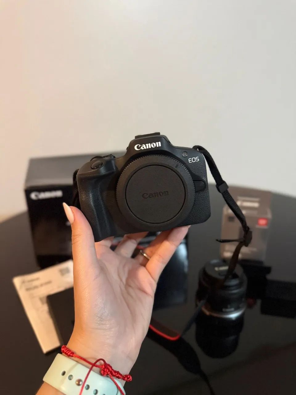 Câmera cânon R100 eos RF com 2 bateria  - Foto 4