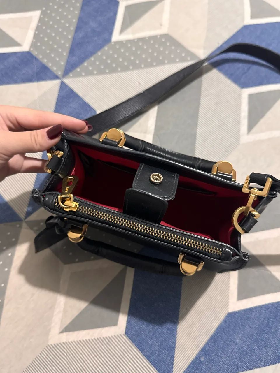 Bolsa Schutz preta clássica nova - Foto 2