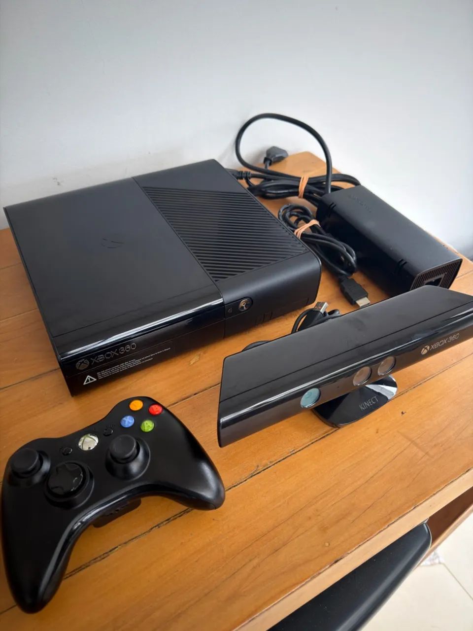 Xbox 360 desbloqueado, 1 controle e kinect 