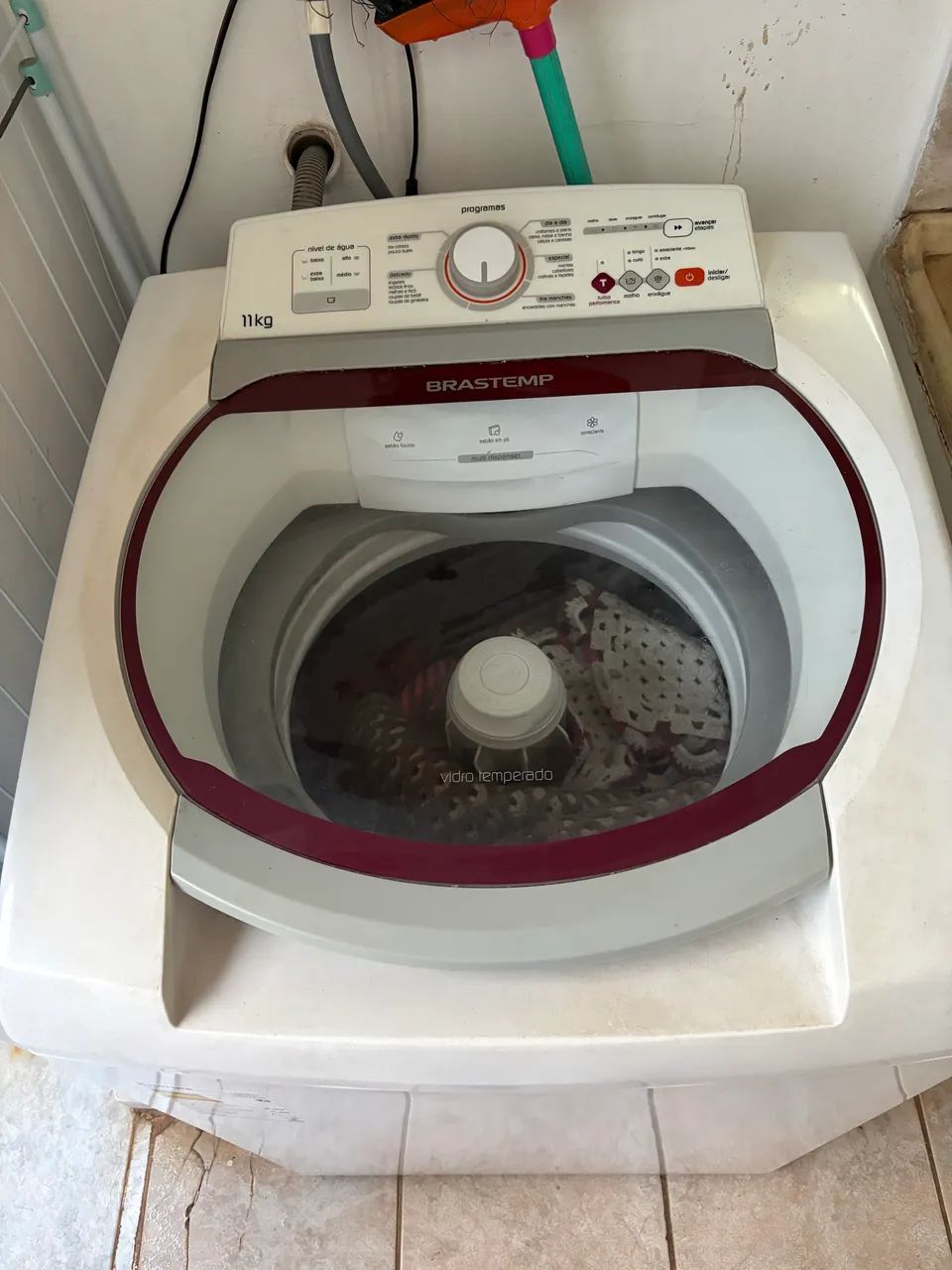 Máquina de lavar roupas 