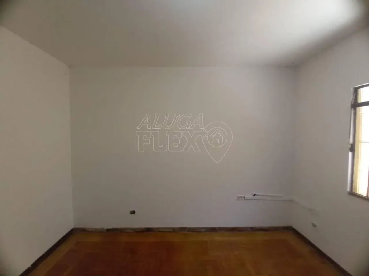 Casa Comercial para alugar com 352 m² por R$3.200,00 - Foto 4