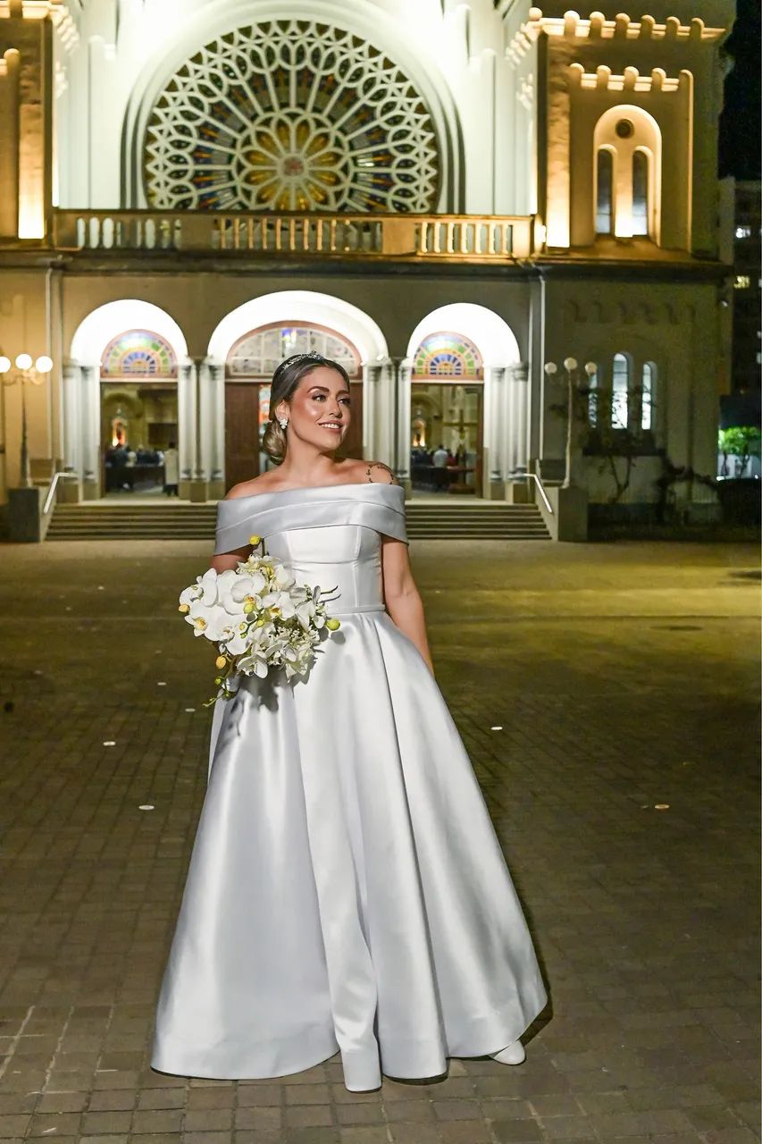 Vestido de Noiva clássico/minimalista 