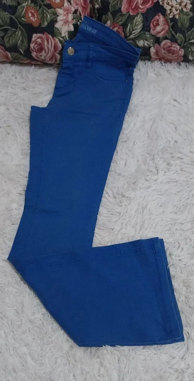 Calça feminina flaire