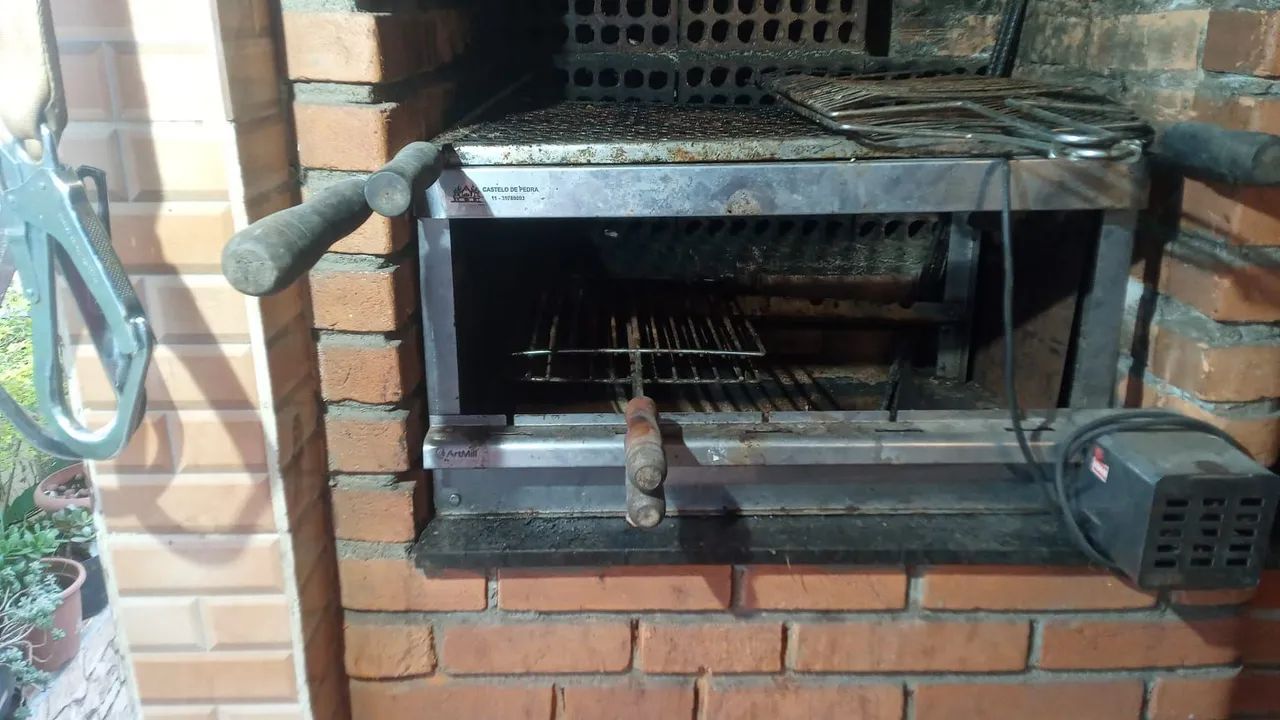 Griil inox de espeto giratório para churrasqueira